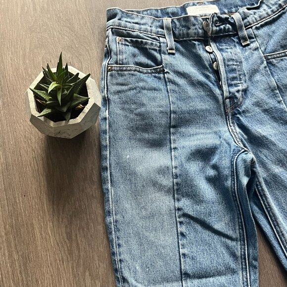 Levi's "ALETERED STRAIGHT" Cropped High-Rise Jeans with Paint Splatter Detail - Picture 3 of 15